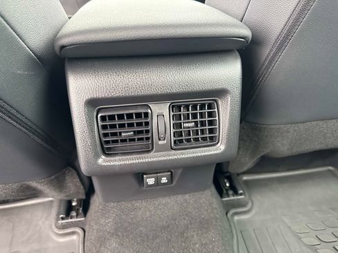 Used 2025 Toyota Camry SE image 15