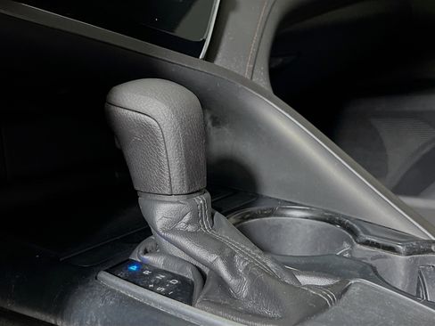 Used 2018 Toyota Camry LE FWD image 24