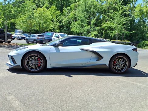 Used 2023 Chevrolet Corvette Stingray Premium Conv w/ Z51 Performance Package RWD image 25