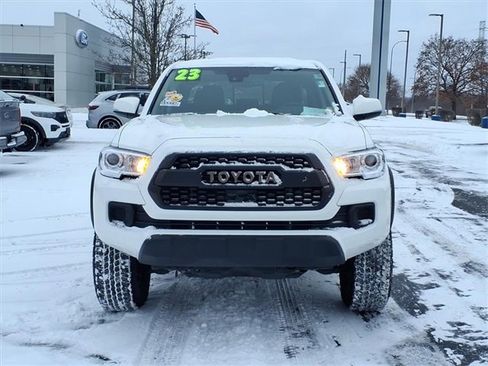 Used 2023 Toyota Tacoma 4x4 Double Cab image 2
