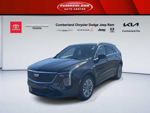 Used 2024 Cadillac XT4 Premium Luxury image 3