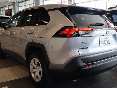 Used 2025 Toyota RAV4 LE AWD/4WD image 3