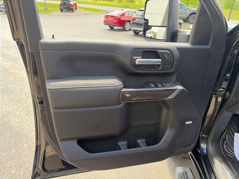 Used 2022 Chevrolet Silverado 2500 LTZ AWD/4WD image 11