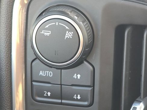 Used 2019 Chevrolet Silverado 1500 LT Trail Boss image 17