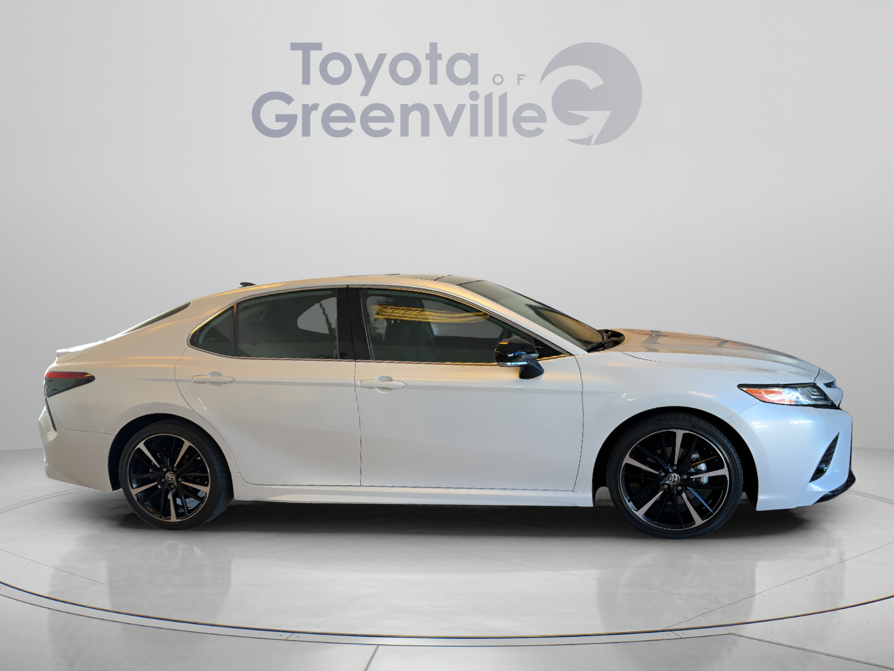 Used 2020 Toyota Camry XSE FWD image 7