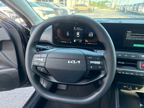 Used 2026 Kia K4 FWD image 14