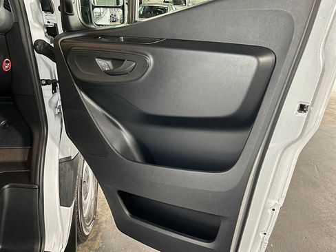 Used 2025 Mercedes-Benz Sprinter 2500 image 10