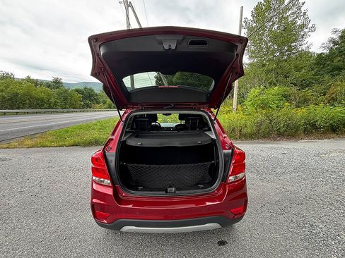 Used 2018 Chevrolet Trax LT w/ Driver Confidence Package AWD/4WD image 12