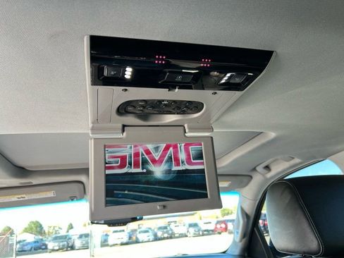 Used 2018 GMC Yukon SLT w/ Premium Edition image 23