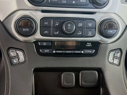 Used 2017 GMC Yukon SLT AWD/4WD image 16