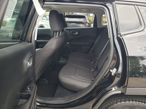 Used 2018 Jeep Compass Sport w/ Tech Group FWD image 11