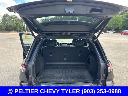 Used 2023 Jeep Grand Cherokee Overland w/ Luxury Tech Group IV AWD/4WD image 24