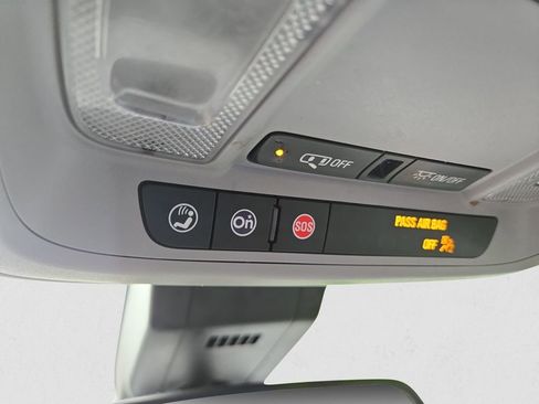 Used 2020 Chevrolet Equinox LS image 9