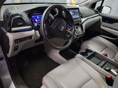 Used 2023 Honda Odyssey Touring image 13