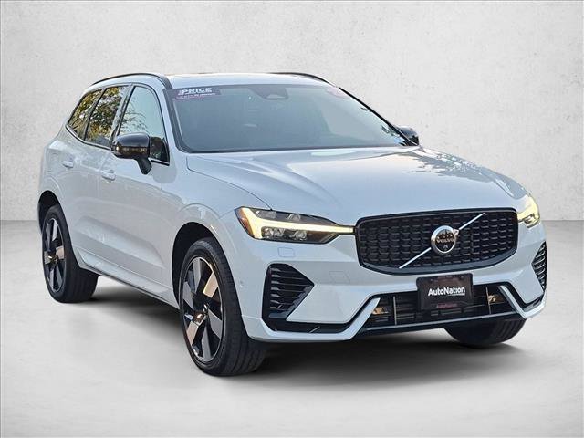 Used 2025 Volvo XC60 T8 Plus w/ Protection Package Premier AWD/4WD image 3