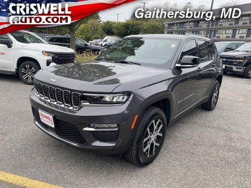 Used 2025 Jeep Grand Cherokee Limited image 1