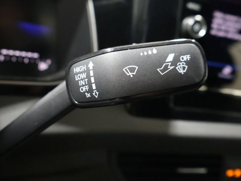 Used 2025 Volkswagen Jetta Sport FWD image 33