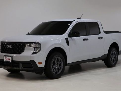 Used 2025 Ford Maverick XLT w/ XLT Luxury Package AWD/4WD image 3