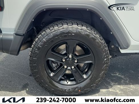 Used 2021 Jeep Wrangler Unlimited Sport AWD/4WD image 9