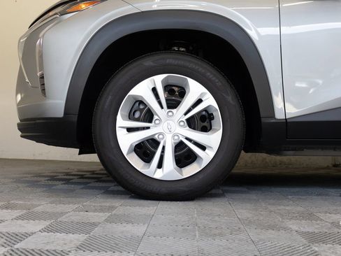 Used 2024 Chevrolet Trax LS w/ Driver Confidence Package FWD image 10