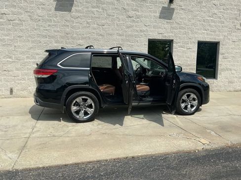 Used 2019 Toyota Highlander Limited Platinum AWD/4WD image 5
