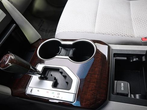 Used 2012 Toyota Camry XLE FWD image 27