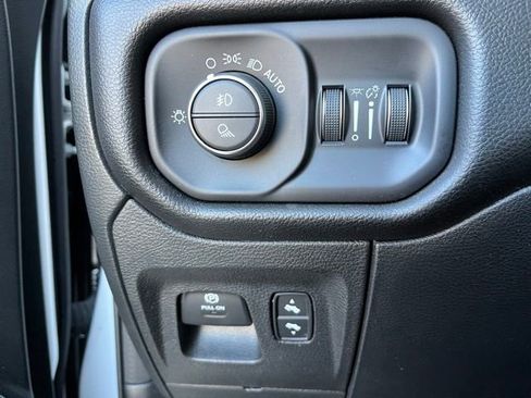 Used 2024 RAM 1500 Laramie AWD/4WD image 23