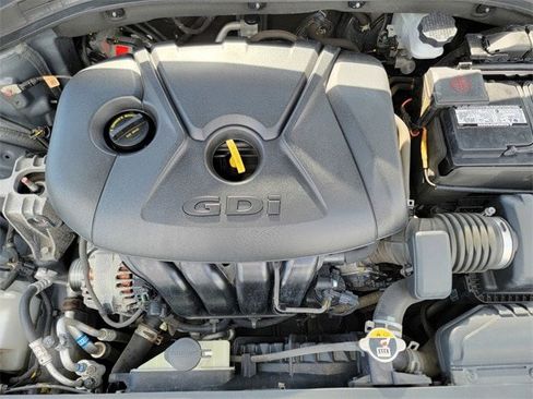 Used 2019 Hyundai Elantra GT image 39