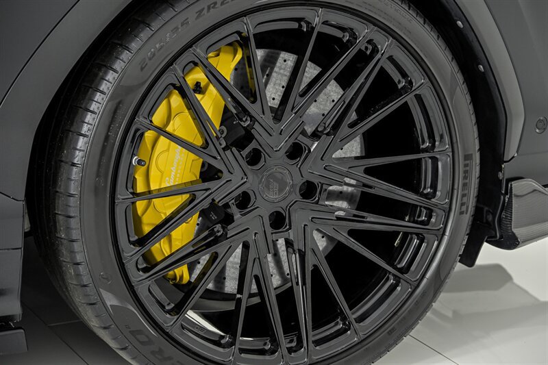 Used 2019 Lamborghini Urus AWD/4WD image 23