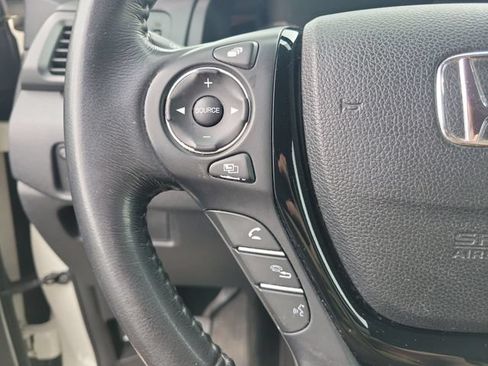 Used 2018 Honda Pilot Touring image 34