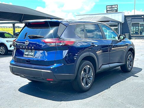 Used 2025 Nissan Rogue SV FWD image 8