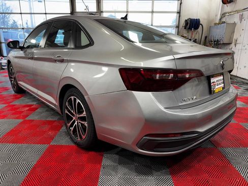 Used 2023 Volkswagen Jetta Sport image 5