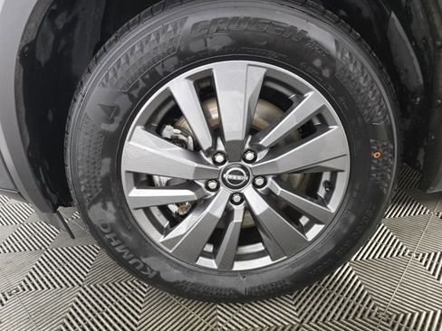 Used 2024 Nissan Pathfinder SV image 20