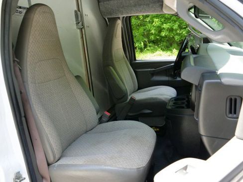 Used 2021 Chevrolet Express 4500 Extended w/ Power Convenience Package RWD image 29