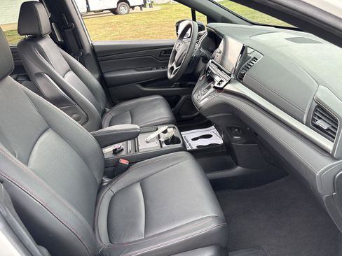 Used 2025 Honda Odyssey Sport-L image 15