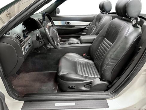 Used 2002 Ford Thunderbird Deluxe image 13