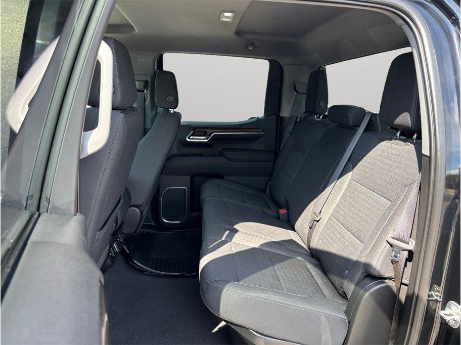 Used 2023 Chevrolet Silverado 1500 LT AWD/4WD image 32