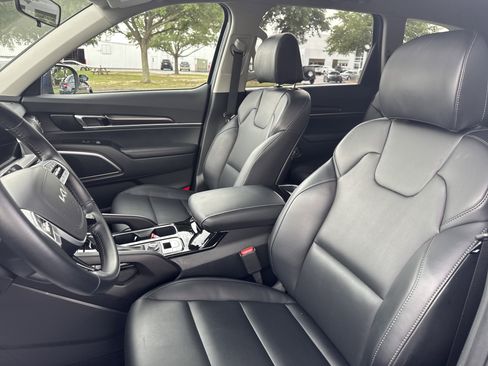 Used 2025 Kia Telluride S AWD/4WD image 14