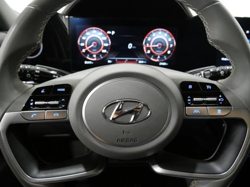 Used 2023 Hyundai Elantra SEL w/ Convenience Package FWD image 16