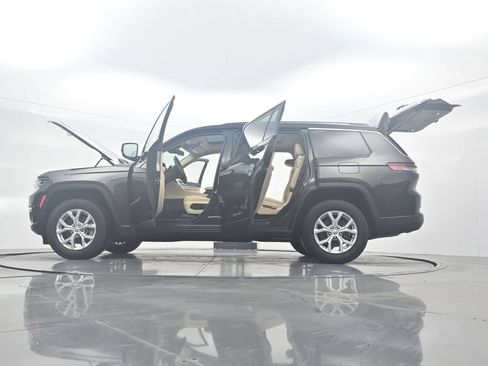 Used 2022 Jeep Grand Cherokee L Limited w/ Luxury Tech Group II AWD/4WD image 43