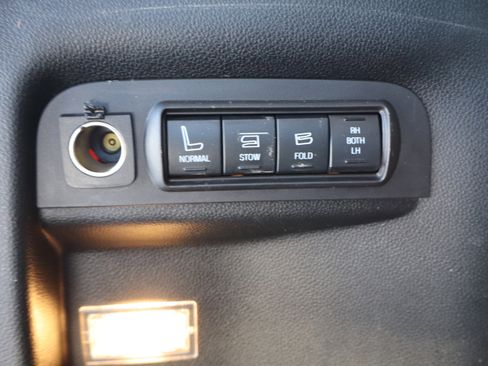 Used 2017 Ford Explorer Platinum image 33