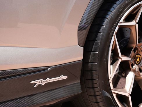 Used 2023 Lamborghini Urus Performante AWD/4WD image 31