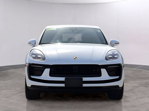 Used 2025 Porsche Macan AWD/4WD image 12