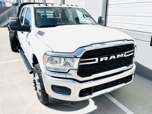 Used 2024 RAM 3500 Tradesman w/ Chrome Appearance Group image 3