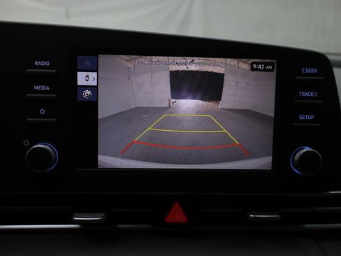 Used 2026 Hyundai Elantra SE FWD image 24