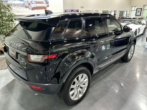 Used 2018 Land Rover Range Rover Evoque SE AWD/4WD image 2