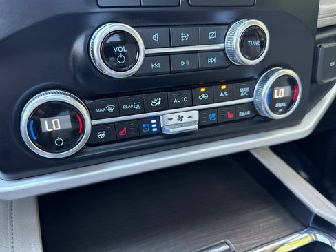 Used 2024 Ford Expedition Max Limited RWD image 29