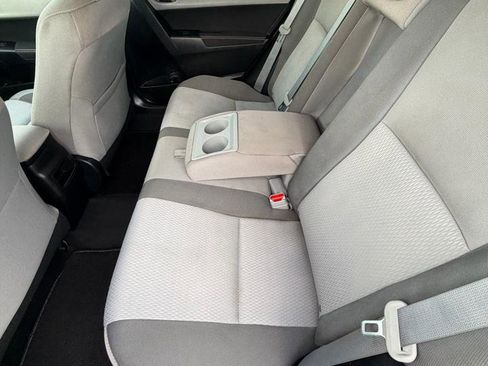 Used 2018 Toyota Corolla LE image 9