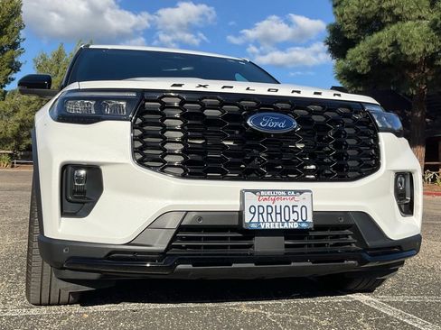 Used 2025 Ford Explorer ST-Line w/ Premium Package image 57