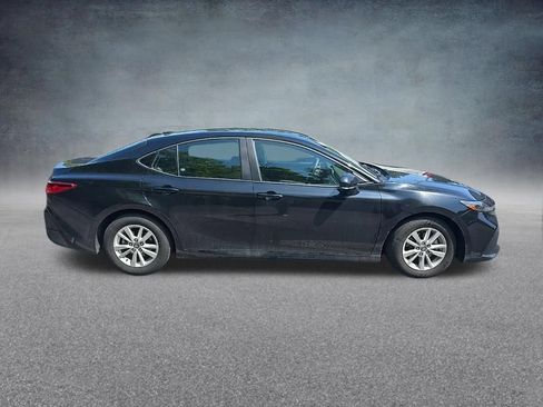 Used 2025 Toyota Camry LE FWD image 10